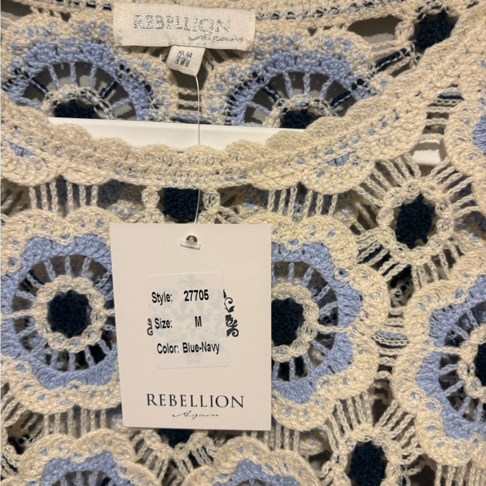 Gorgeous Women's/Teen's Crochet Floral Lace Top - Size Medium NWT - Picture 9 of 16